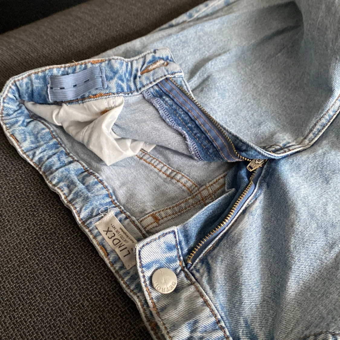 Ljusblåa jeans - 90