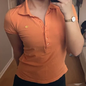 pikétröja  - polotröja / pikétröja 👌🏼🌸 storlek m men passar s och xs