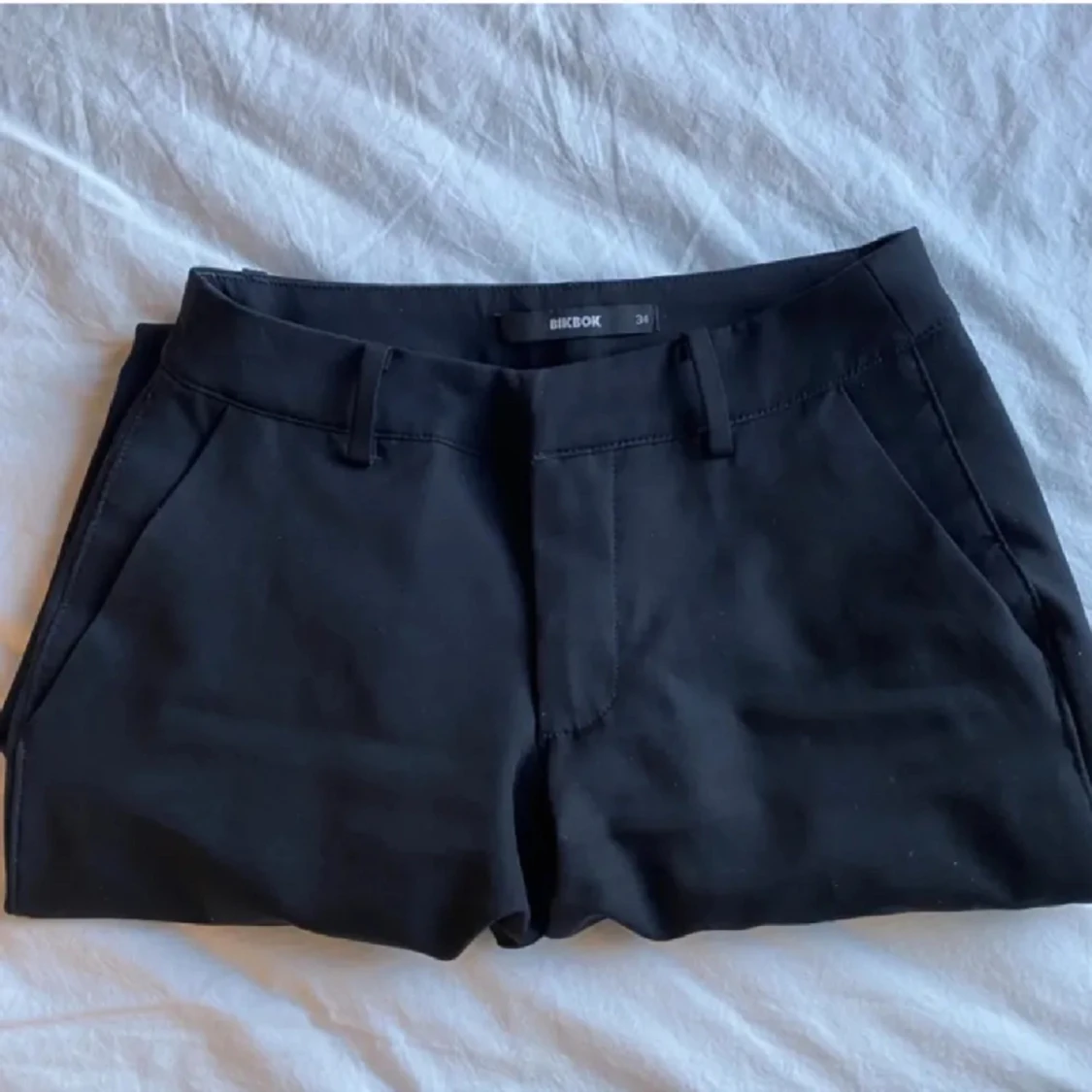 Bikbok kostymbyxor lågmidja  - 91