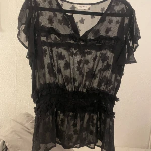 Fin topp - Sååå söt💓 på sista bilden kan man se att sömmarna är lite ”trådiga”🤗skriv för mer bilder