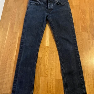 Nudie jeans Grim tim - Nudie jeans grim tim, storlek 32/32, skick 9/10