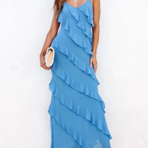 Volang Balklänning - Superfin helt oanvänd balklänning, fraktkostnad var för dyr för att skicka tillbaka😊 Går ända ner till fötterna och normal i storlek