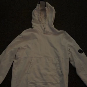 Cp company - Tja säljer hoodien för den har blivit för liten, Storlek M  100% äkta