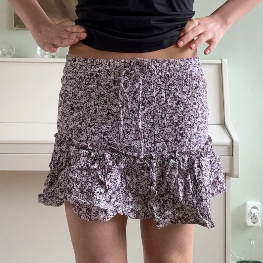 Zara kjol med shorts under. Superfin oxh Supersköna. . Kjolar.