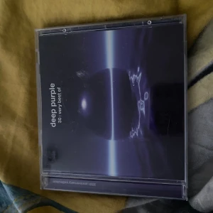 deep purple cd skiva - en deep purple cd skriva köpt begagnat! jätte fint skick och av mig aldrig använd 