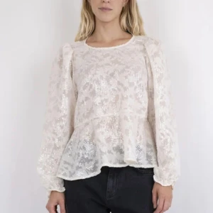 Blus - Oanvänd blus från Neo Noir, köpt för 750kr🤍