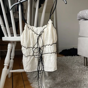 Sommartopp - Superfin topp från nelly i storlek Xs. 