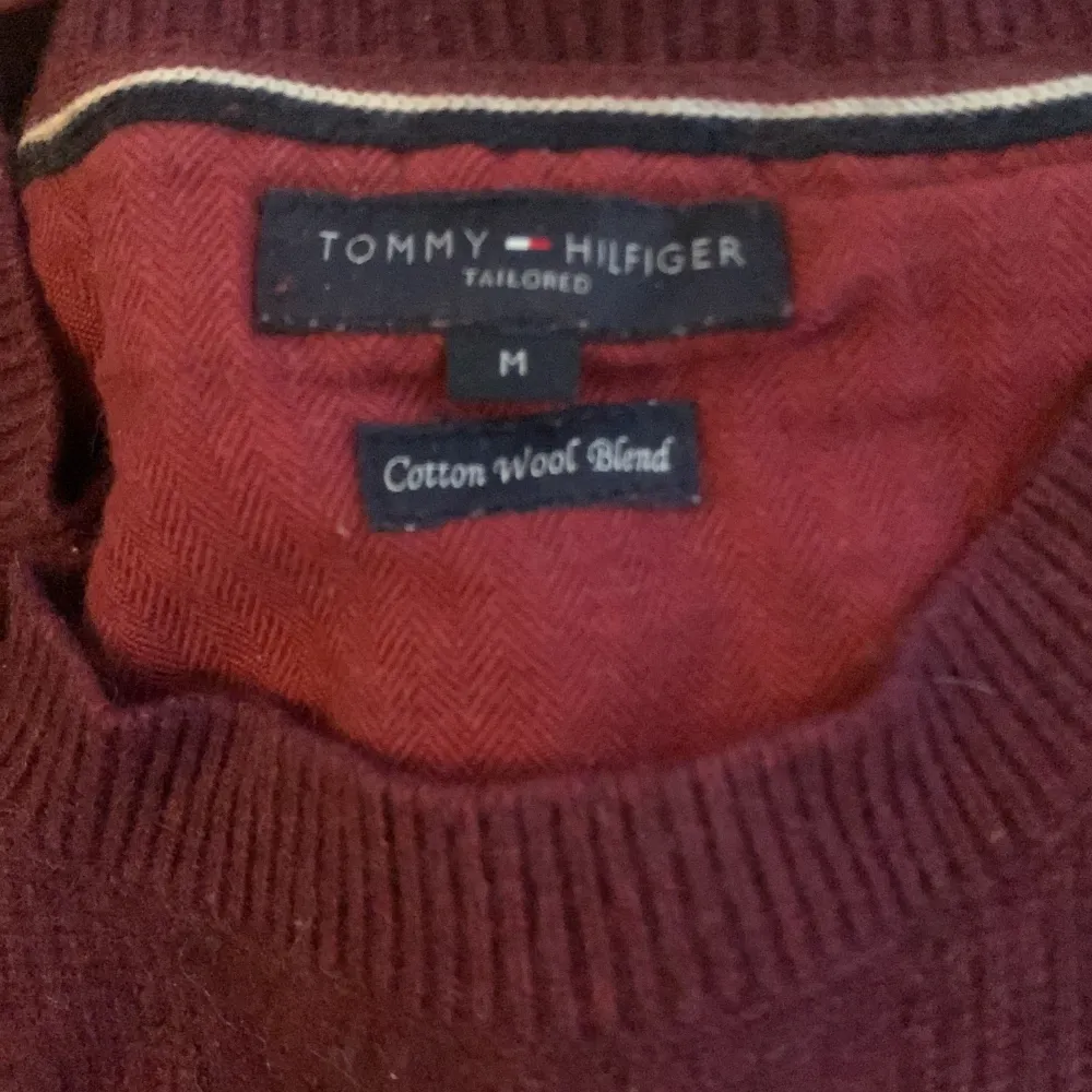 Stickad fin tröja från Tommy hilfiger. Stickat.