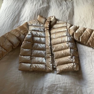 Trekvarts jacka  - Super fin trekvartsärmad jacka! Köp via ”köp nu” 🌟