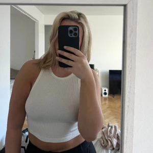 Linne - Säljer detta linnet i storlek S. Använd ett par gånger men i väldigt bra skick. 