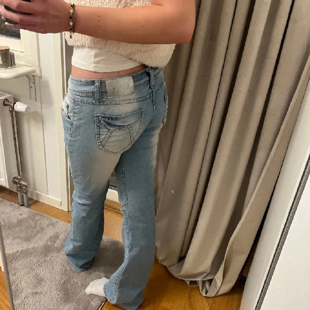 Intressekoll på mina lågmidjade jeans!. Jeans & Byxor.