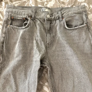 Midwaist jeans - Midwaist jeans från Gina tricot, aldrig använda 
