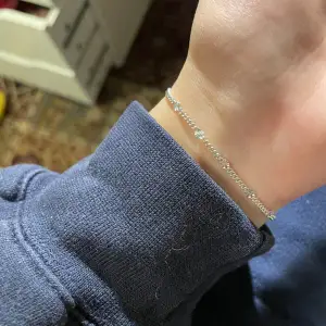 Äkta silver 🤍 halsband, armband och örhängen