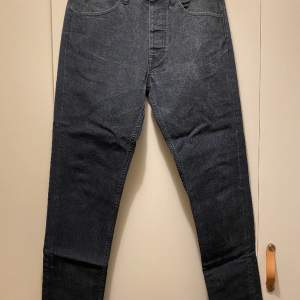 Nya jeans köpta i Stone Island butiken  i Rom /180 euro / kvitto finns 