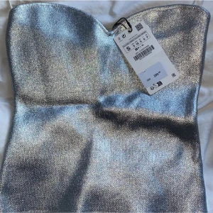 Zara topp - Jättefin, använd två gånger så ungefär som ny. Kommer inte till användning ❤️‍🔥