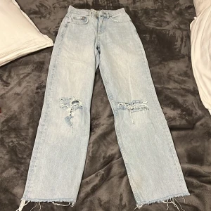 Straight jeans ginatricot  - Ganska använda  Nypris 599