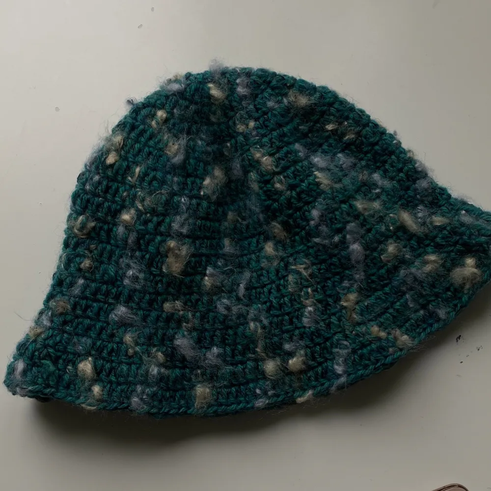 Hand made crochet bucket hat perfect for summer . Accessoarer.