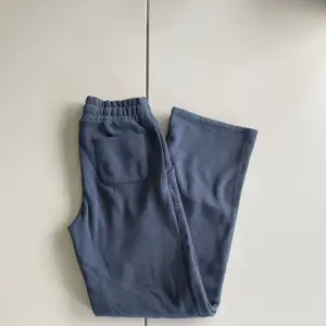 Ett par blåa mjukis byxor från lager 157 andvända men i bra skick 
