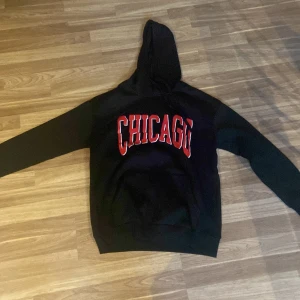 Snygg hoodie  - En bulls Chicago tröja fet är inte använde mycket alls skick 9/10