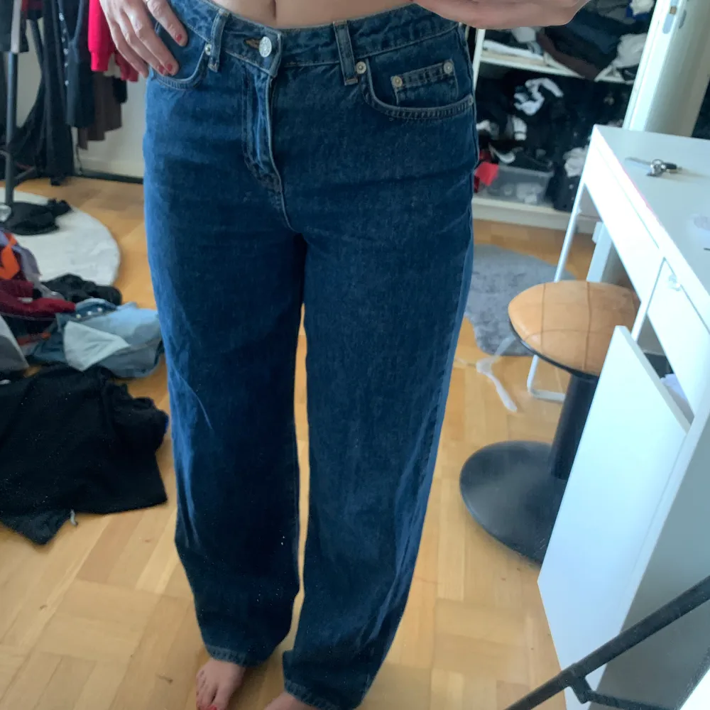 Mörkblå baggy jeans. Som nya. Jeans & Byxor.