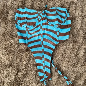 Prettylittlething zebra top - Använd 2-3 gånger