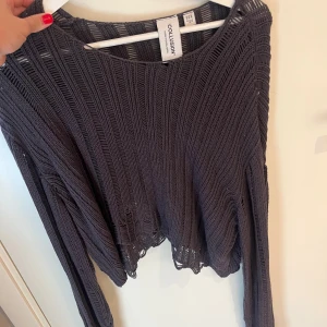 Sliten tröja  - Använd 1 gång 