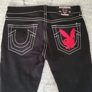 Playboy True Religion  - Playboy TR jeans, nypris på 2 100kr, är öppem för trades 