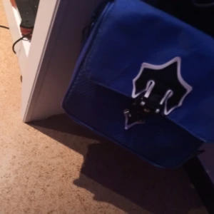 Trapstar vätska  - Jag vill sälja min trapstar vätska för att jag inte vill ha den längre.den är bra & snygg och bekväm 