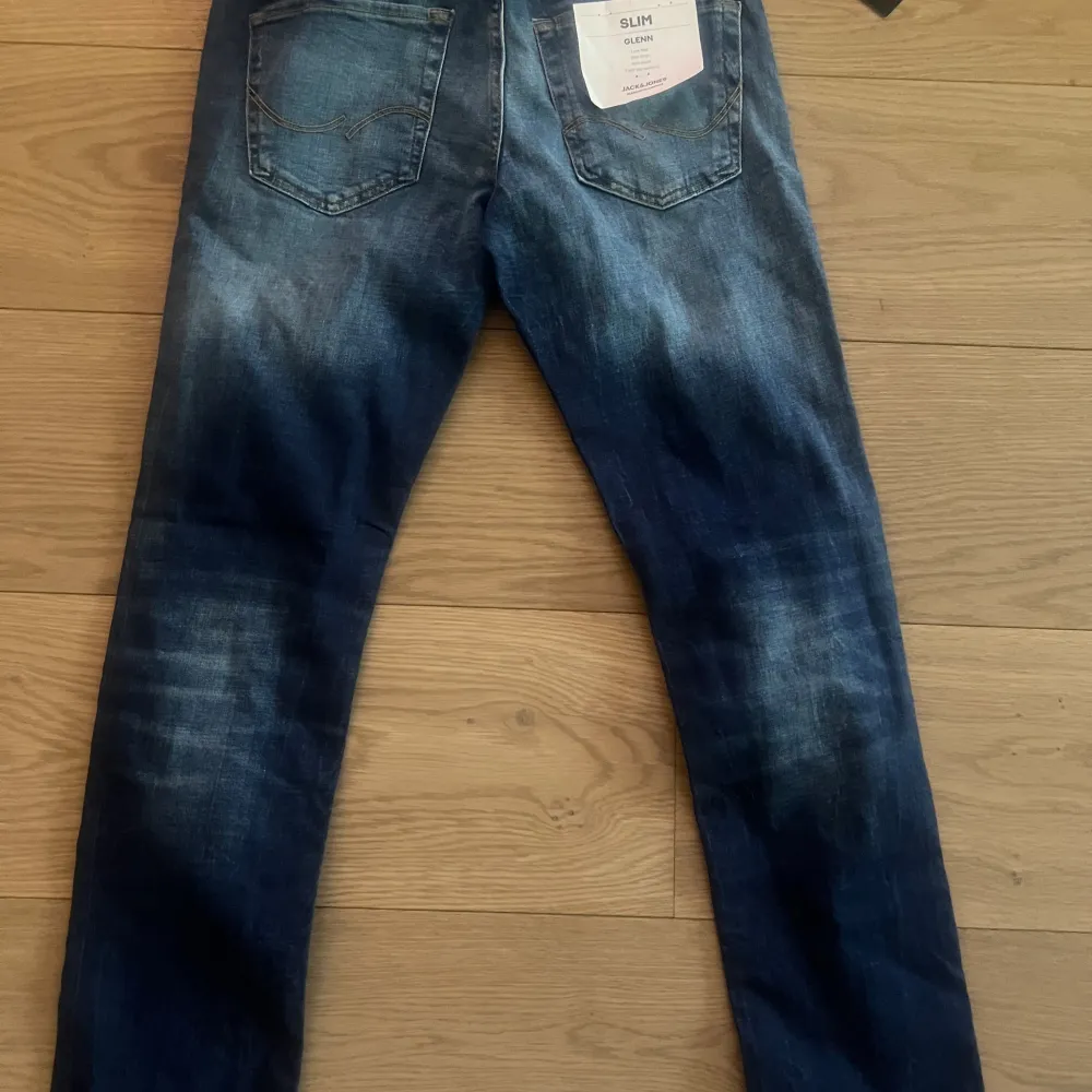 Tja säljer nu mina helt nya Jack and Jones jeans i storlek w28 L30ändast tästade.. Jeans & Byxor.