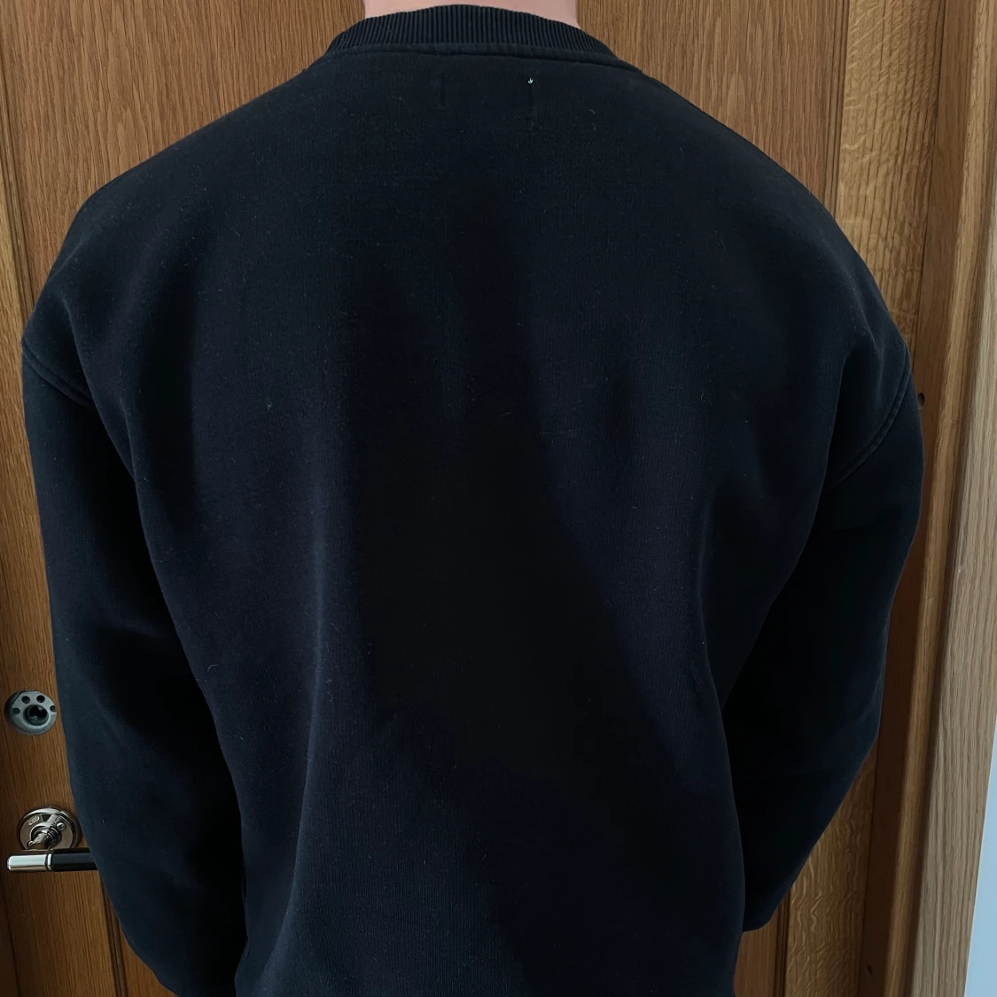 Svart långarmad tröja  - 90