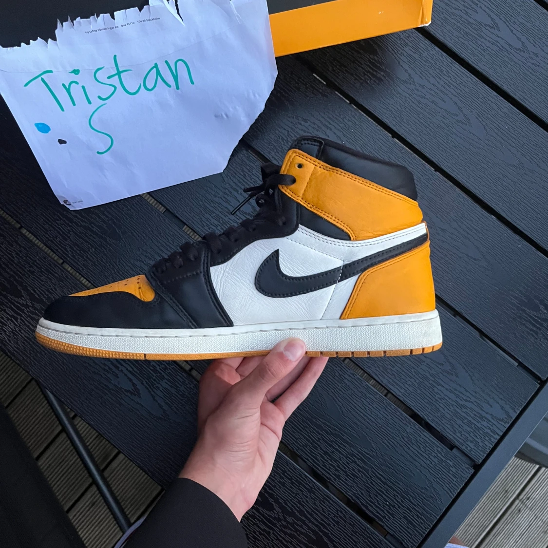 Jordan 1 high yellow toe  - 91