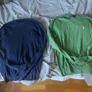 Säljer två par ralph lauren tröjor. Tröjorna Är i gott skick. Perfekta till sommaren då dom är ganska tunna. Den blåa i strl M och den gröna i strl S. 400 kr st eller 700 för båda. Köparen står för frakten.