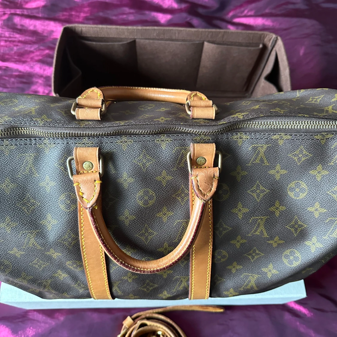 Säljer äkta 💕Resväska Louis Vuitton Keepall 45, Code 822 - 93