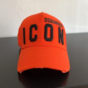 Dsquared2 keps - Dsquared2 keps använd max 5 gånger 10/10 skick 