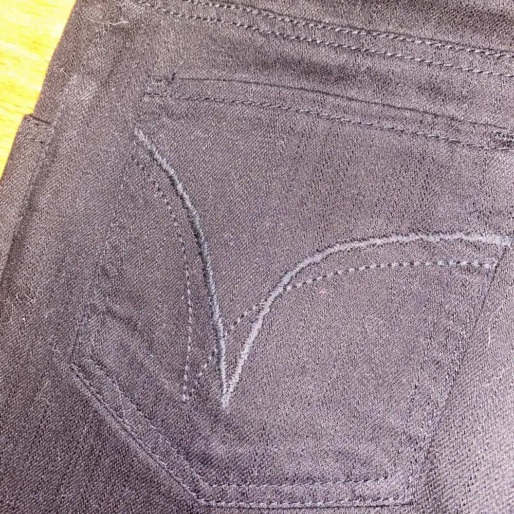 regular waist, strl 29 (typ som M/38) finns ej att köpa nya nyskick, inga defekter . Jeans & Byxor.