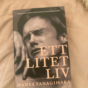 Ett litet liv - Säljer denna populära bok ”ett litet litet liv”. En bok som blivit väldigt populär för sin otroligt sorgliga och gripande handling. Perfekt sommarbok! Säljer då jag råkade beställa 2. Helt ny!