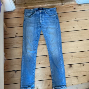 Dondup  - Limted edition dondups  W 33  Riktigt snygga  Bra skick , inga hål 