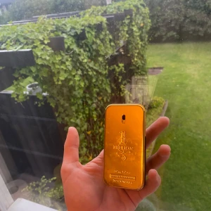 1 million perfym - 1 ml 15kr 2ml 25 3ml 35kr 4ml 45kr 5 ml 50kr