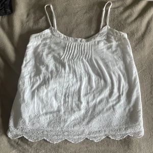 Vitt linne - Gulligt linne från vero moda 🫶🏻