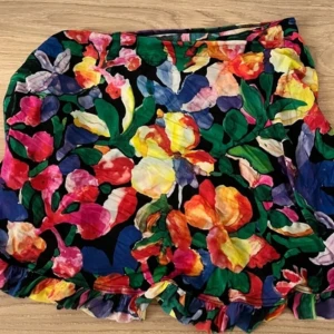 Färglad kjol - Sötaste Strandkjolen skit snygg över bikini efter stranden!💘