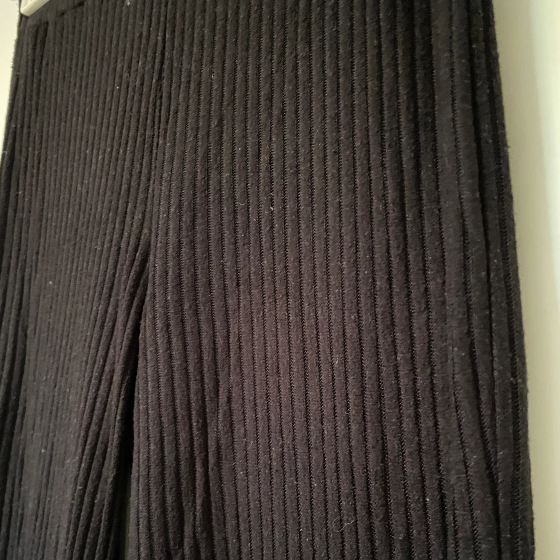 Svarta byxor från Gina Tricot  - 90