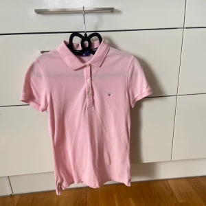 Gant T-shirt  - Gant pike i fint skick  Xs 