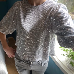 Paljetttopp  - Paljetttopp i nyskick🤩