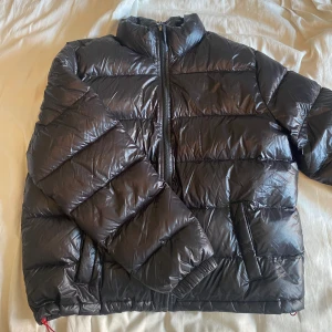 Levis dun jacka  - Levis jacka använd av Kanye West se bild 4  Bra skick som fan