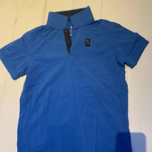 Piké  - Kingsland tshirt Storlek S Fint skick, använt fåtal gånger