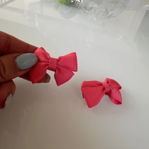 Hårklämmor  - Jätte gulliga klämmor till håret både för barn & vuxna 🥰 perfekt för att se söt och gullig ut 😻