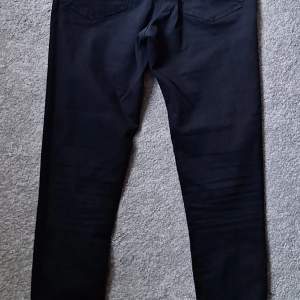 Bik bok - svarta stretchiga jeans, svarta byxor strl XS. Sparsamt använda, fint skick. 