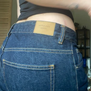 Gina tricot jeans - Low Rise wide st.40 helt oanvända och slutsålda 💙 köpta för 500:- 