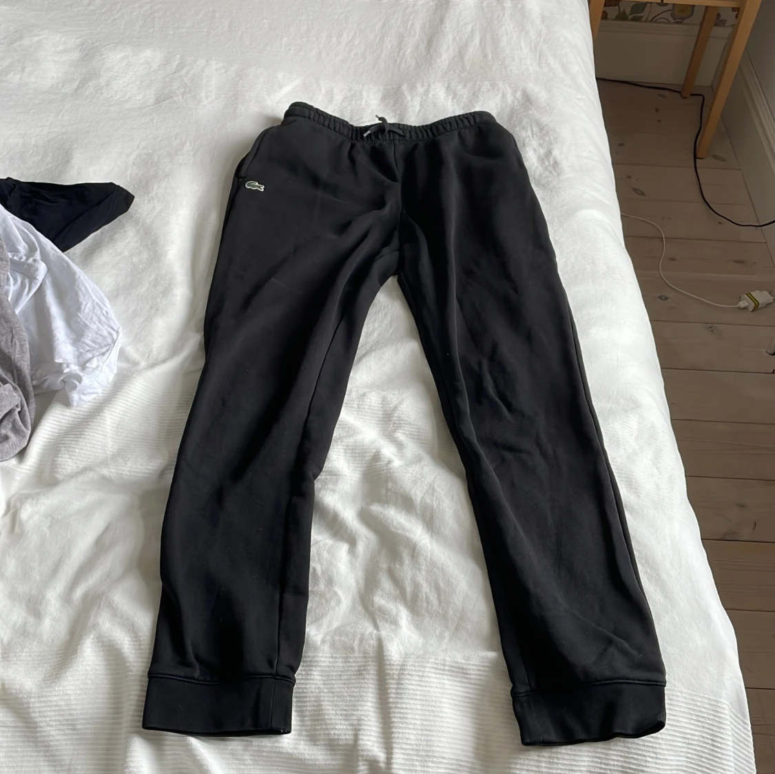 Lacoste mjukisbyxor  - 90