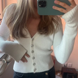 Stickad tröja med strass - Använd max 2 gånger!❤️ jättemysigt material!